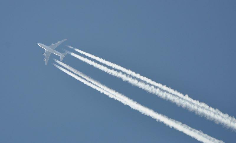 jet with contrails