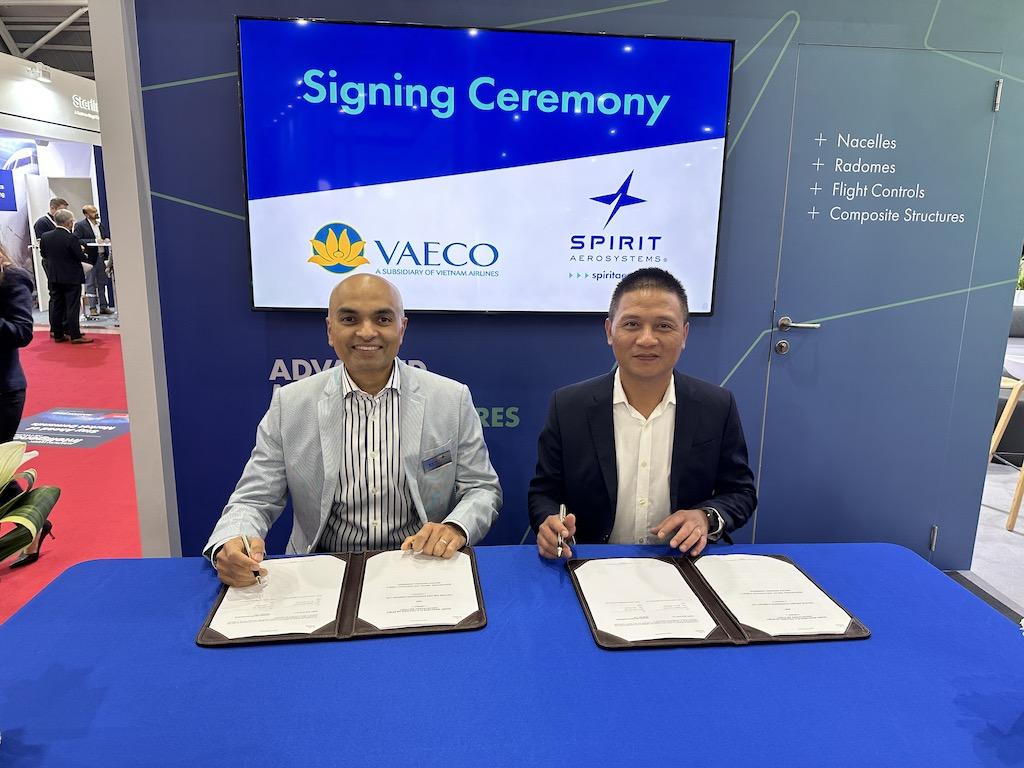 Spirit and VAECO signing at MRO Asia-Pacific
