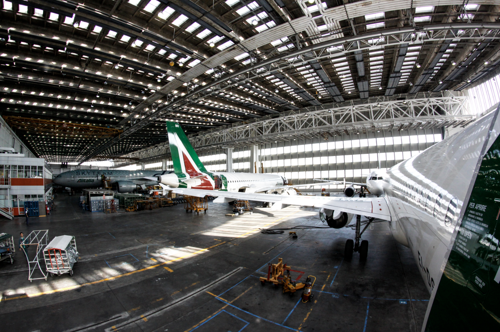 Alitalia Focuses On In-House Heavy Maintenance