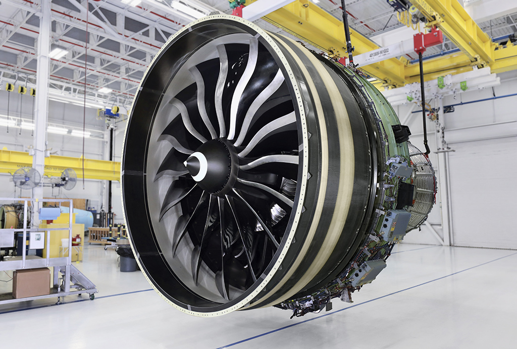 GE9X Engine For Boeing 777X Earns FAA Certification | B777X向け