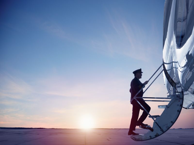Pilot, Aircraft Mechanics Recruitment A Challenge, GAO Says - Vimarsana News