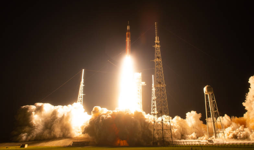 NASA's Moon/Mars Ambitions Stress Sustainability | Aviation Week Network - Vimarsana News