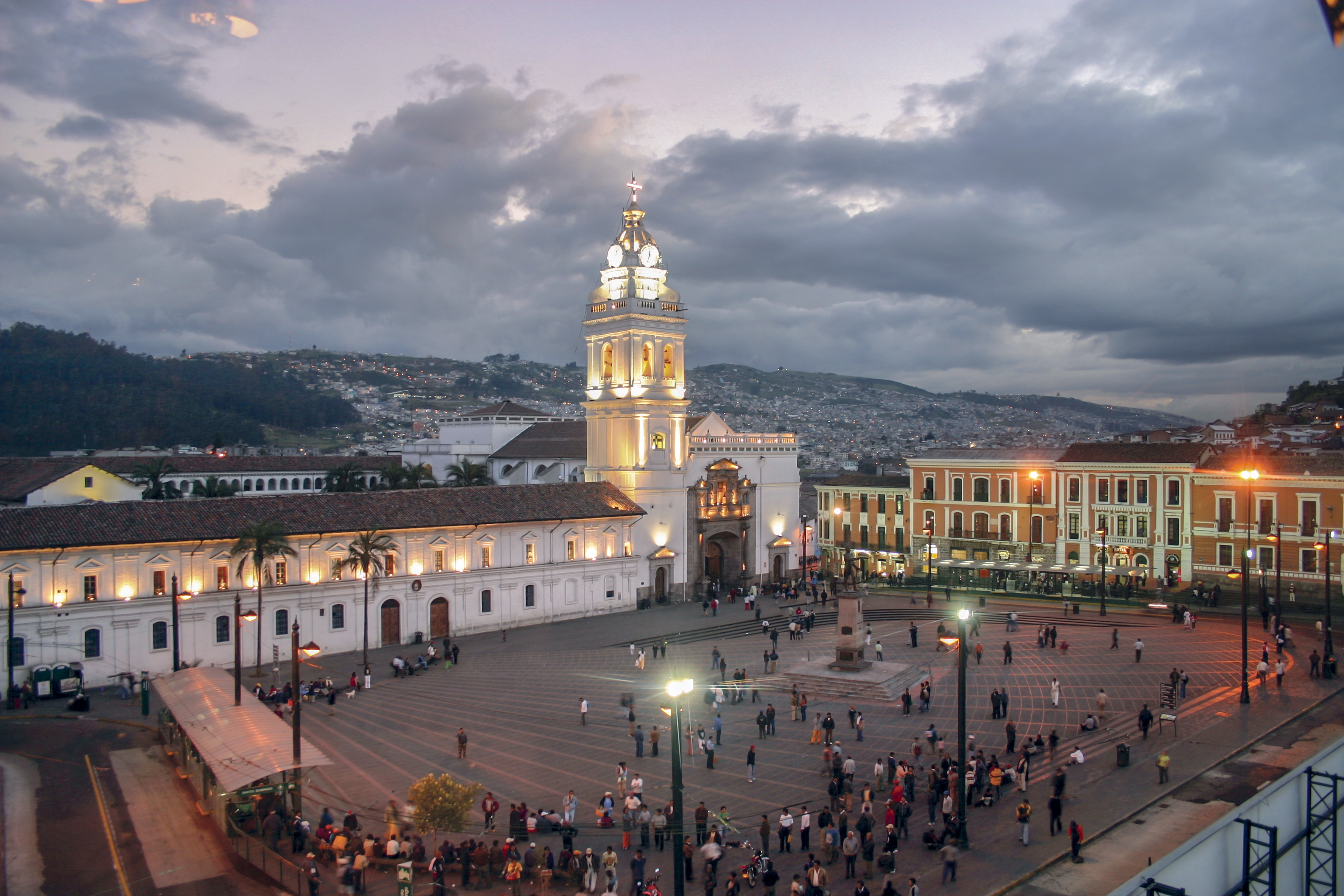 Крупнейшие города эквадора. Кито Эквадор. Кито город столица Эквадора. Кито площадь независимости. Фото Кито столицы Эквадора.