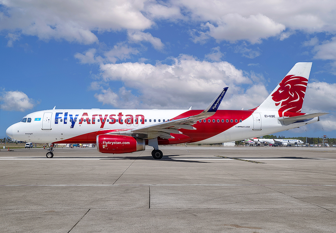 Flyarystan. Red Wings Махачкала. Avianca. Avianca Airlines. Махачкала Саратов самолет.