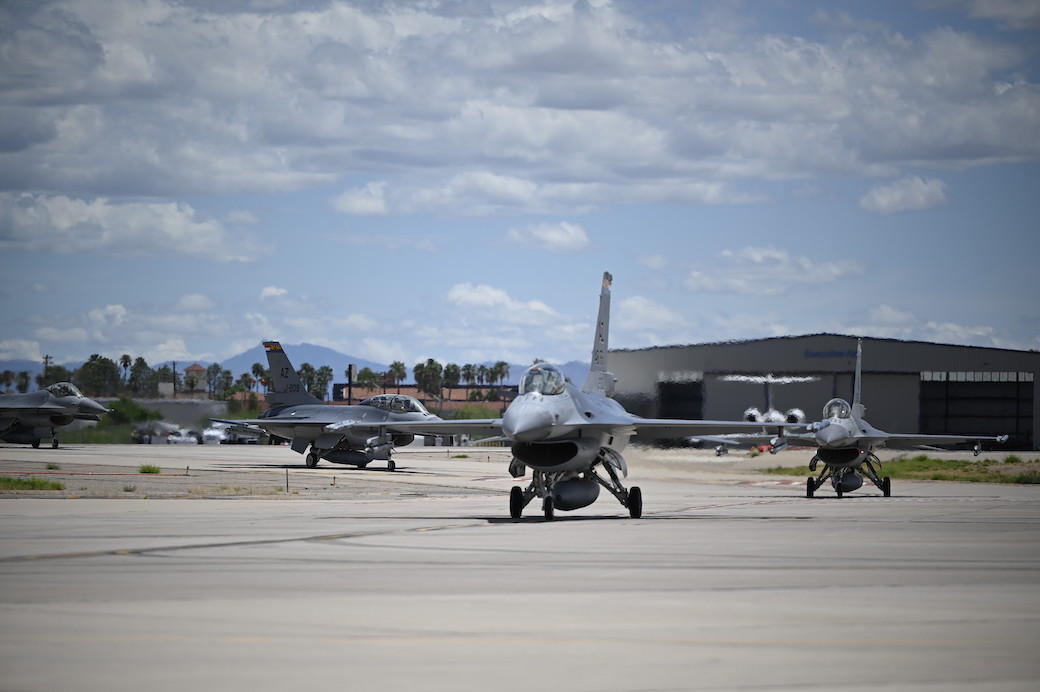 U.S. To Start Training Ukrainian Pilots On F-16 In October - Vimarsana News