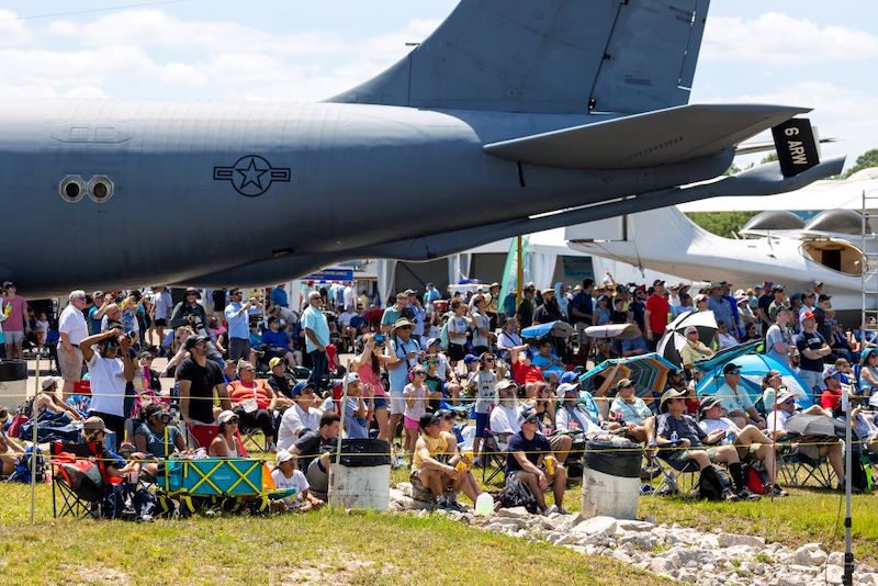 Podcast: What's On At Sun n' Fun Aerospace Expo This Year? - Vimarsana News
