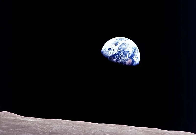 Apollo 8 'Earthrise' Photographer Astronaut Bill Anders Dies In Plane Crash - Vimarsana News