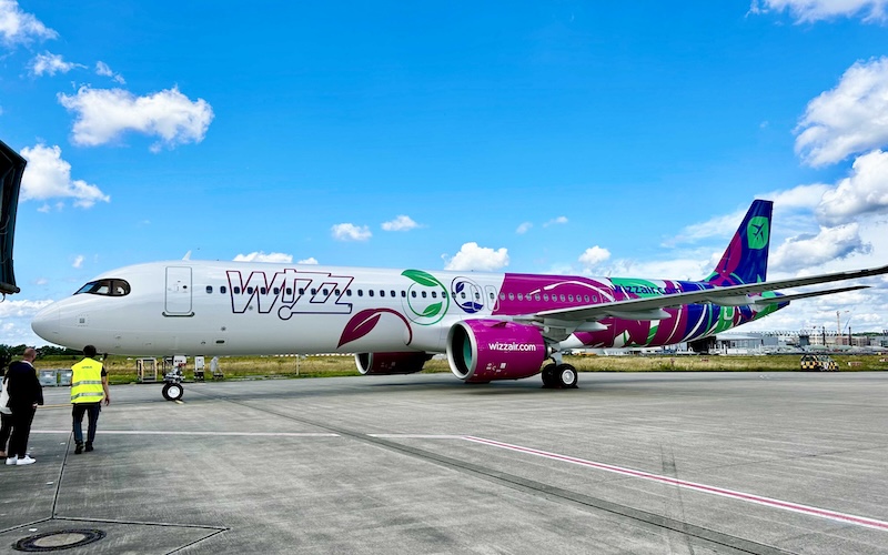 wizz_air_a321neo_by_kh.jpeg