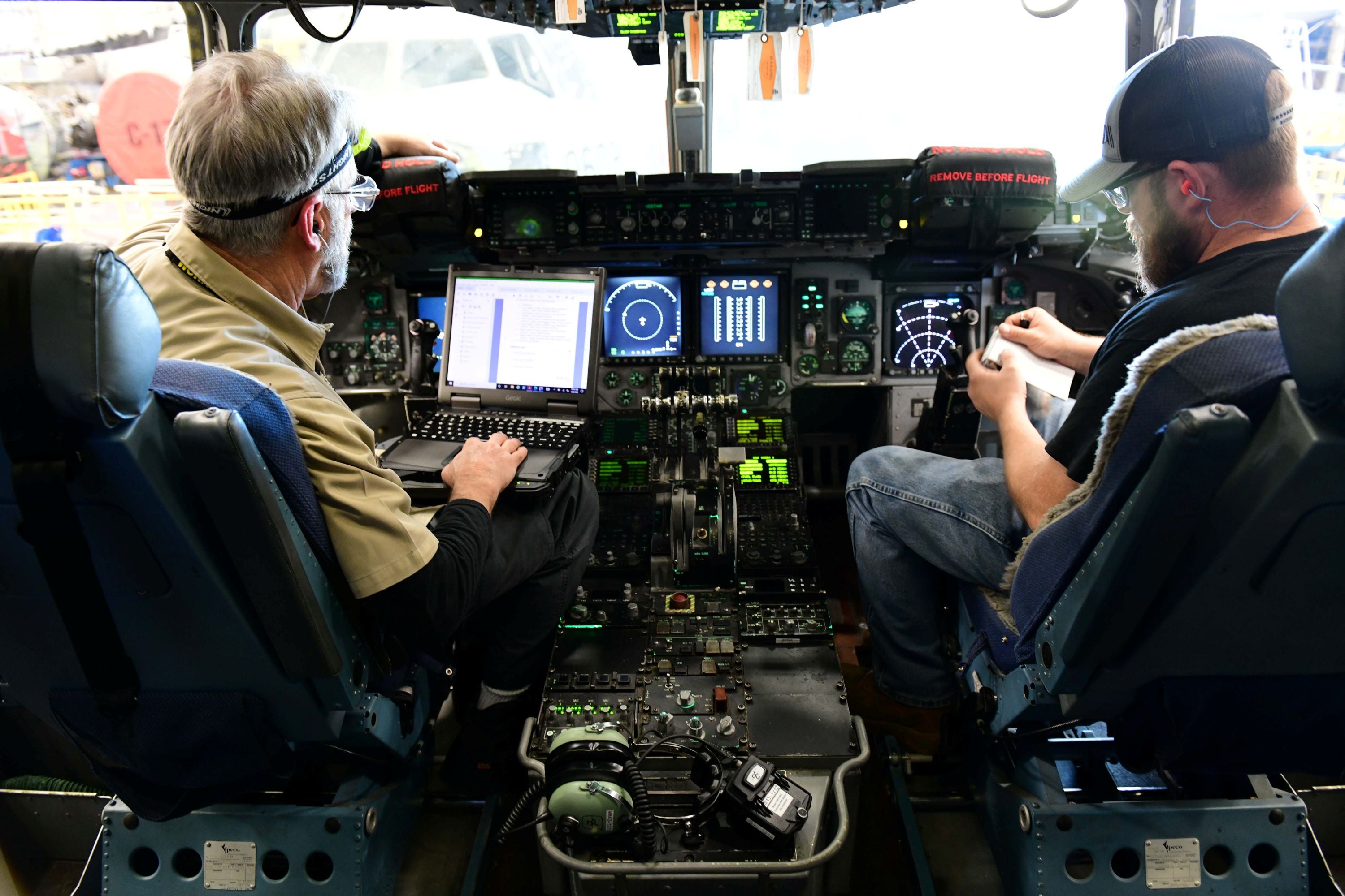 Boeing To Update Flight Deck Of C-17