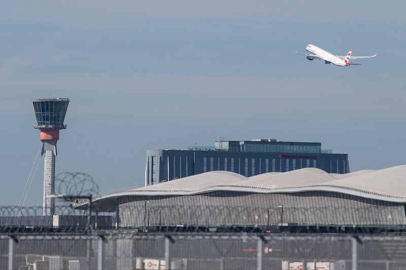 Britische CAA begrenzt Heathrow-Gebühren und kürzt Investitionsplan