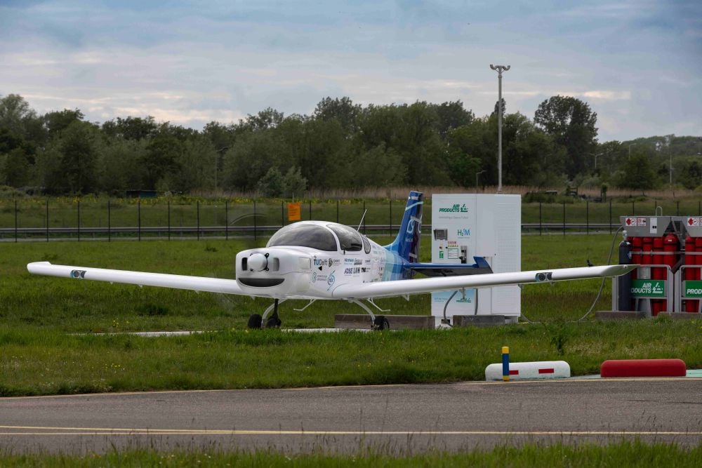 AeroDelft Hydrogen Aircraft Project Conducts Taxi Test