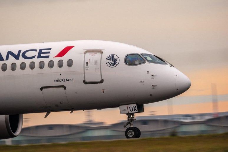 A Stretched Airbus A220 May Come Too Late For Air France
