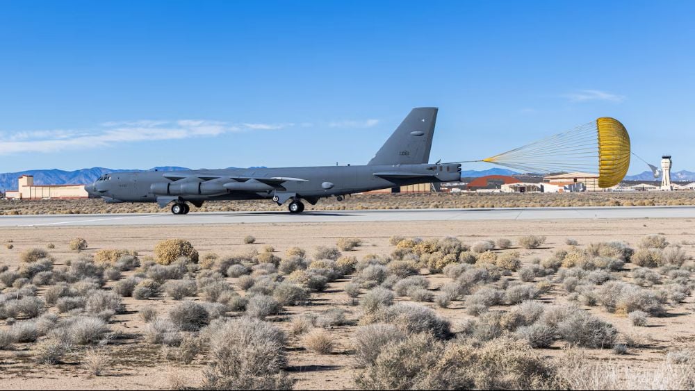 B-52 Upgrades Face Growing Cost, Schedule Risks, GAO Says