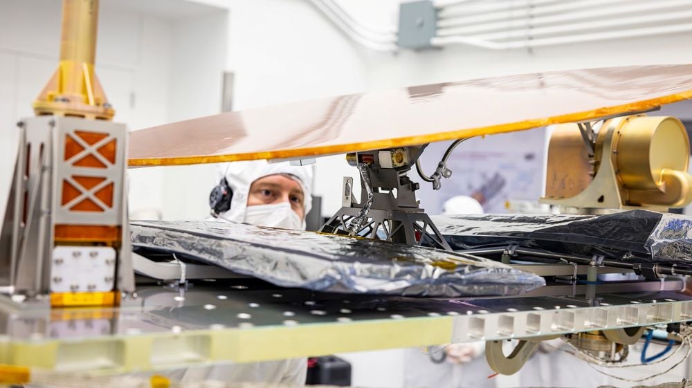 NASA Embraces Challenges Of Saturn Moon Mission