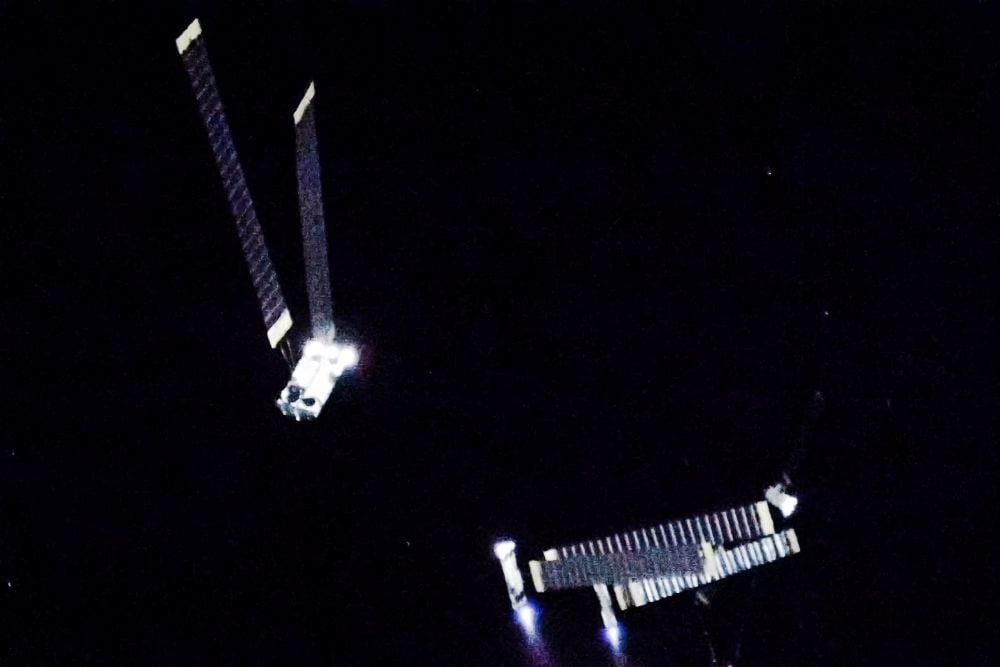 Starlink V3 Captures View Of Starlink V3