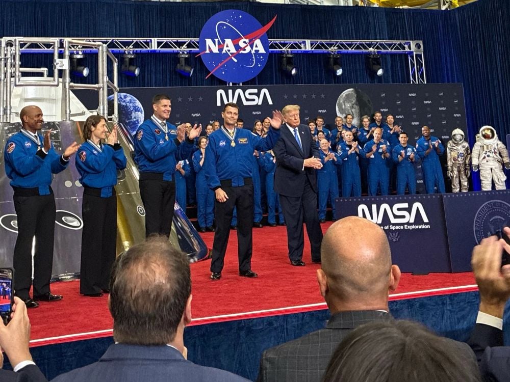 Trump Presents Artemis II Crew With Medals Of Honor