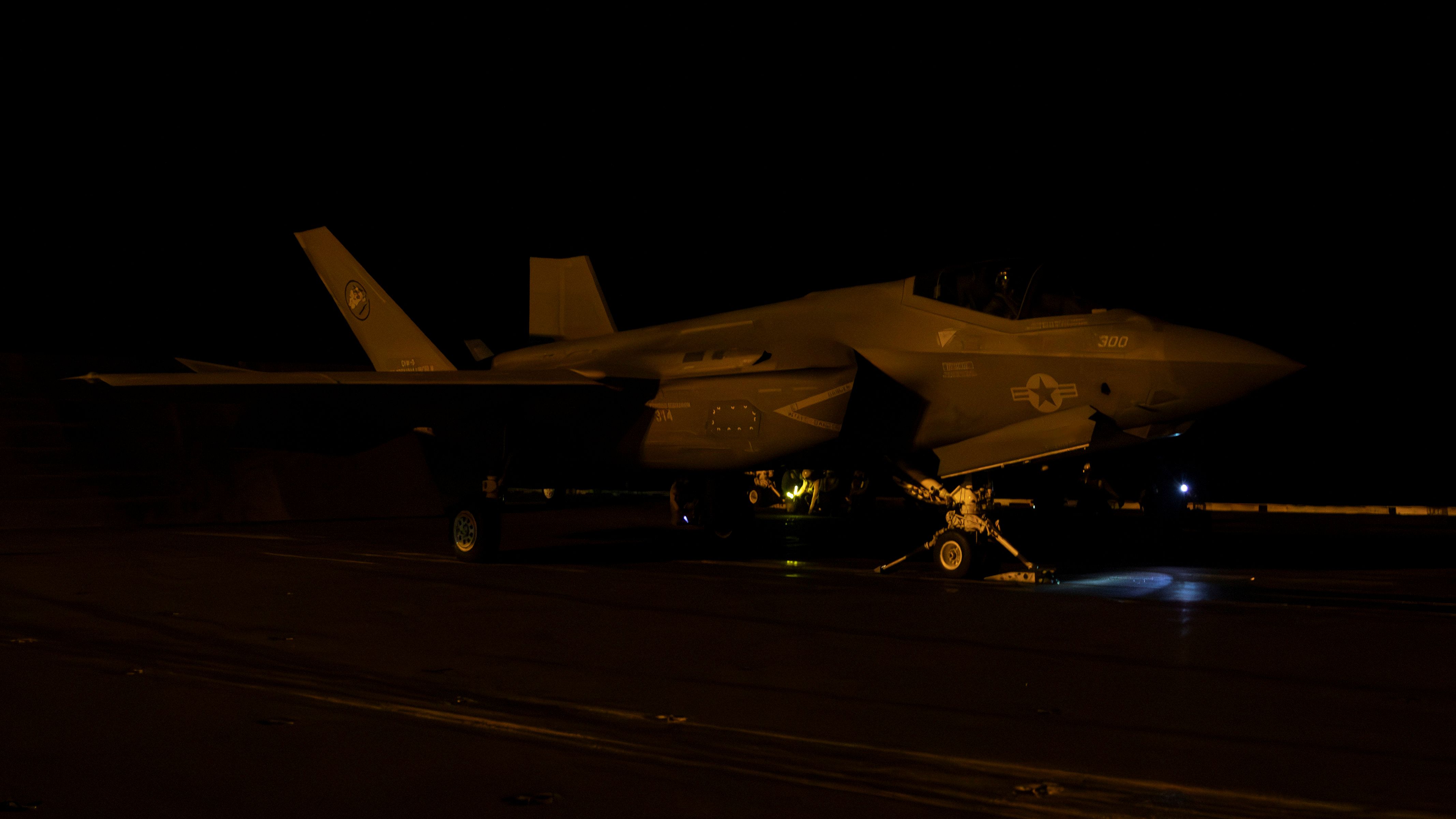 U.S. Navy Testing New Long-Range Air-to-Air Missile