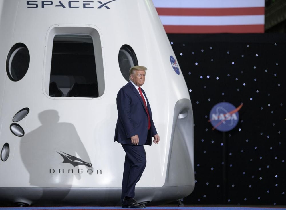 Trump Unveils New Space Transportation Policy