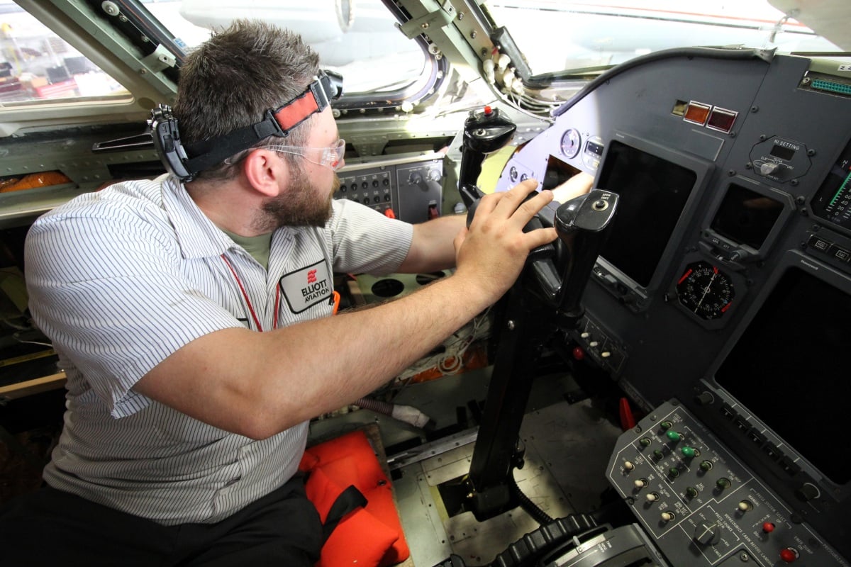 Elliot Aviation - G5000