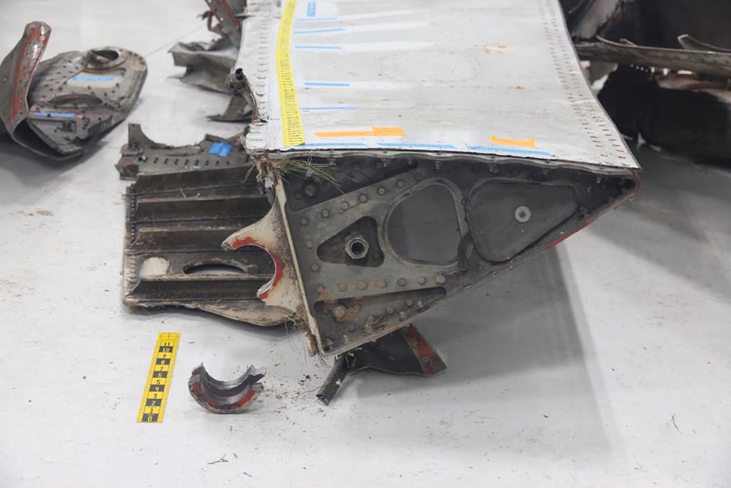 Fractured pieces of lugs