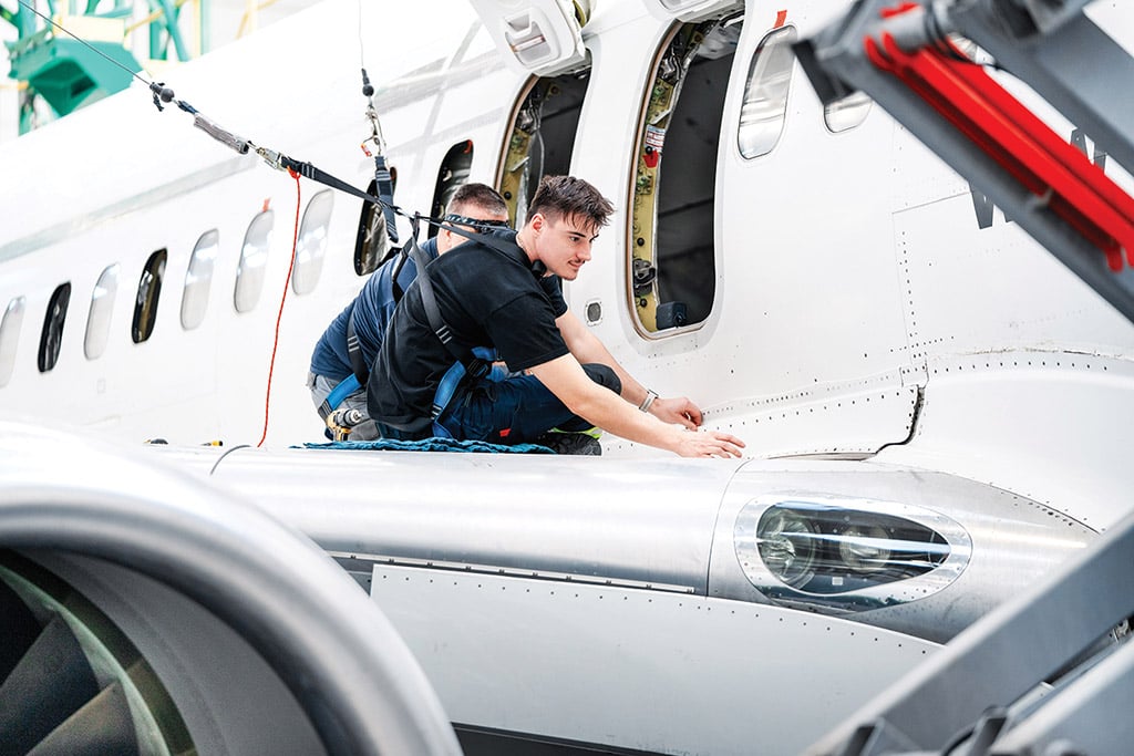 Job Air Technic worker
