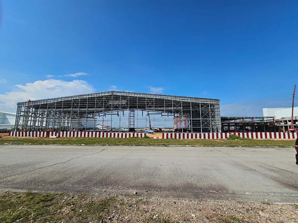 Construction progress on ADE's new hangar facility at Kuala Lumpur International Airport.