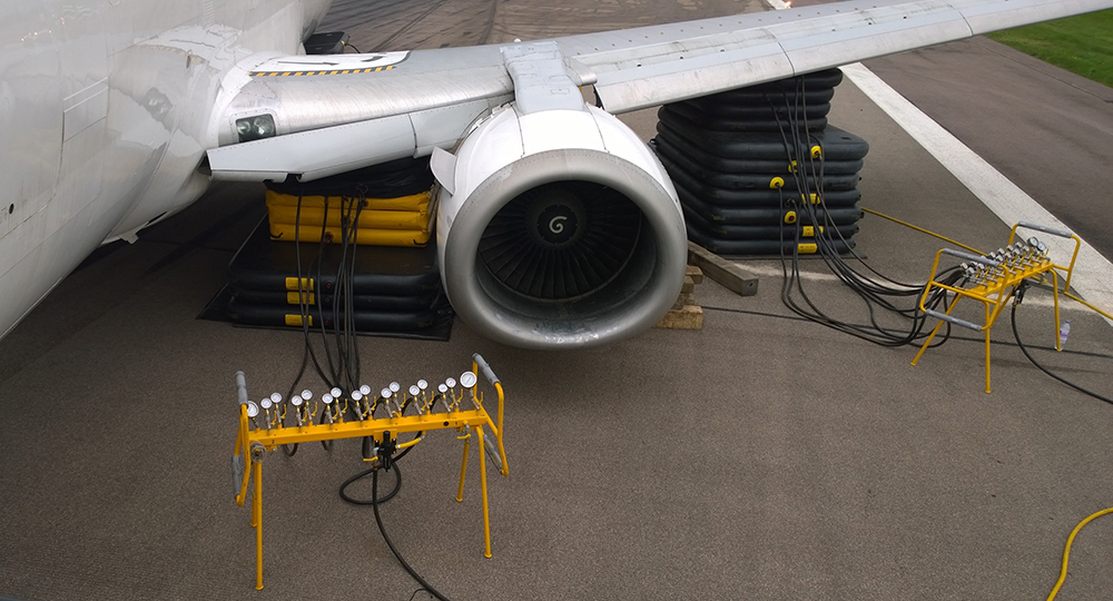 Aircraft recovery equipment