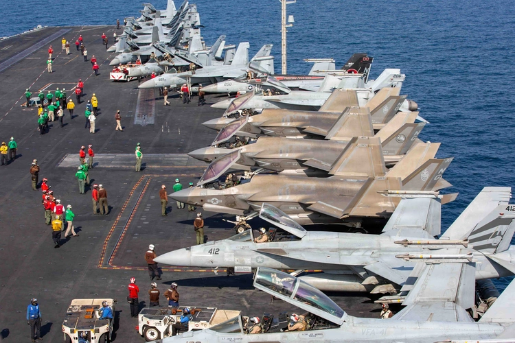 USS Abraham Lincoln (CVN 72) deck with aircraft