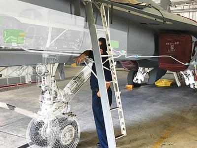 augmented reality maintenance of aircraft