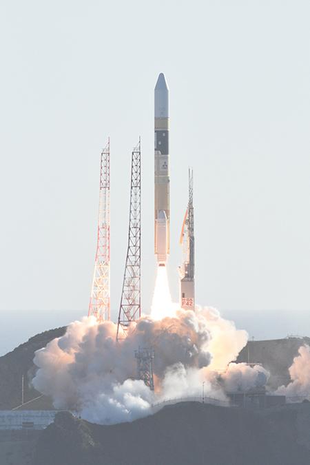 MHI H-IIA rocket carrying UAE's Hope spacecraft