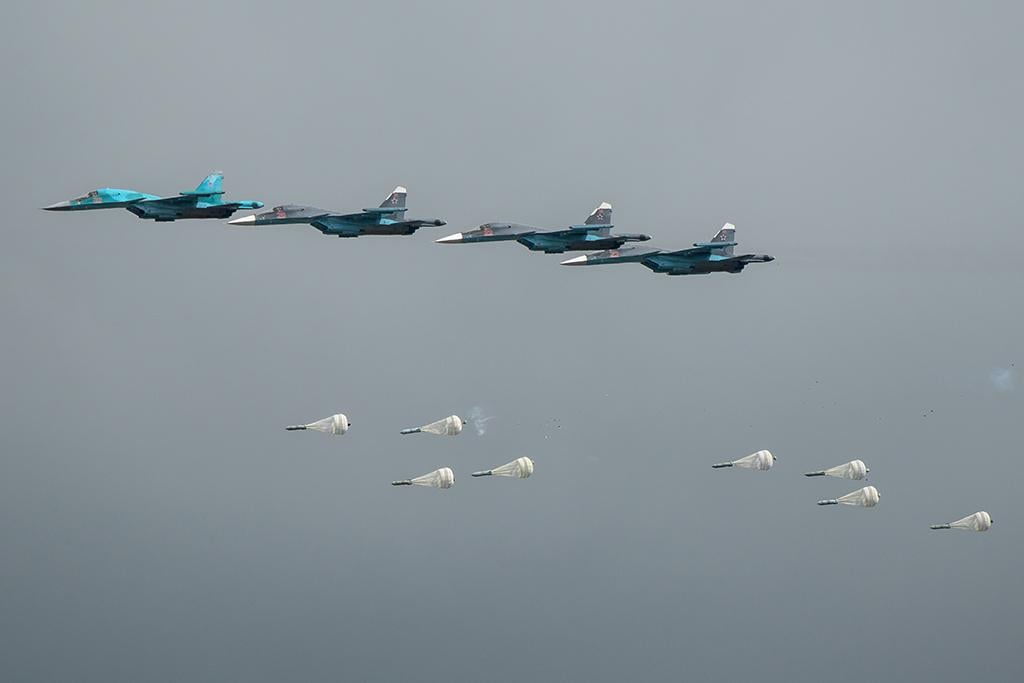 Su-34 Fullback fighter aircraft in formation