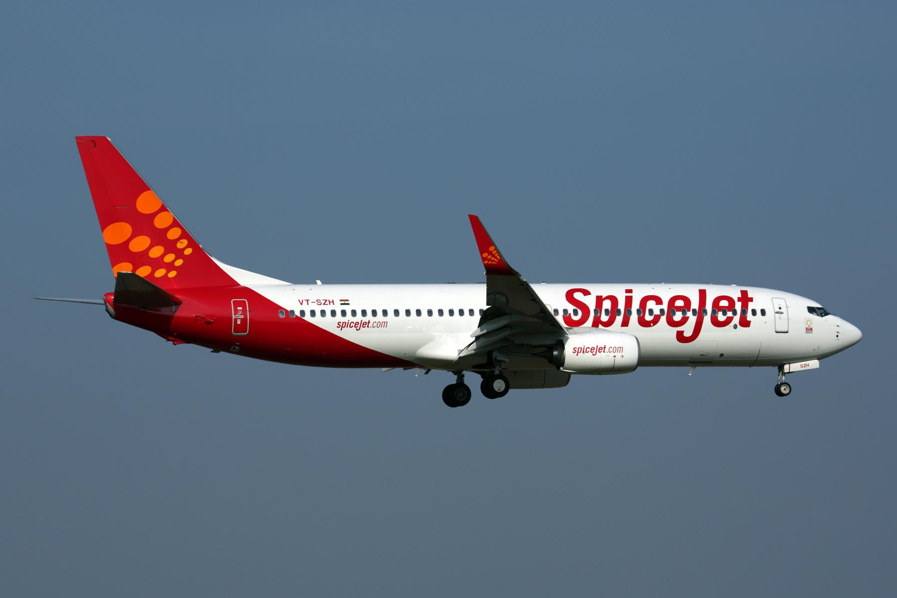SpiceJet 737-800