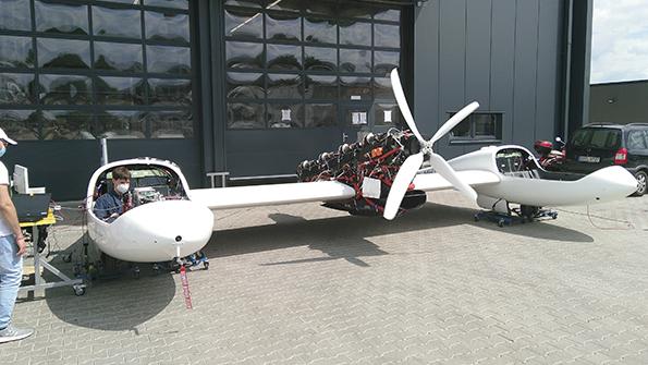 HY4 aircraft fitted with electric-hybrid propulsion system