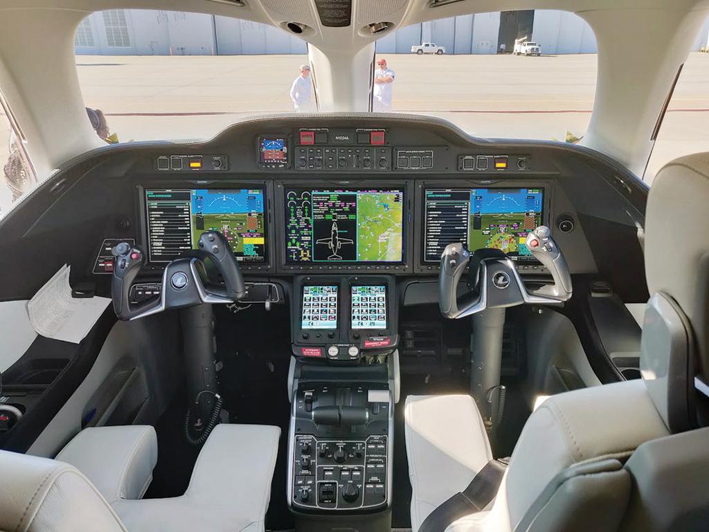 HondaJet Elite cockpit