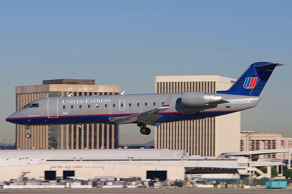 United Express Bombardier CRJ