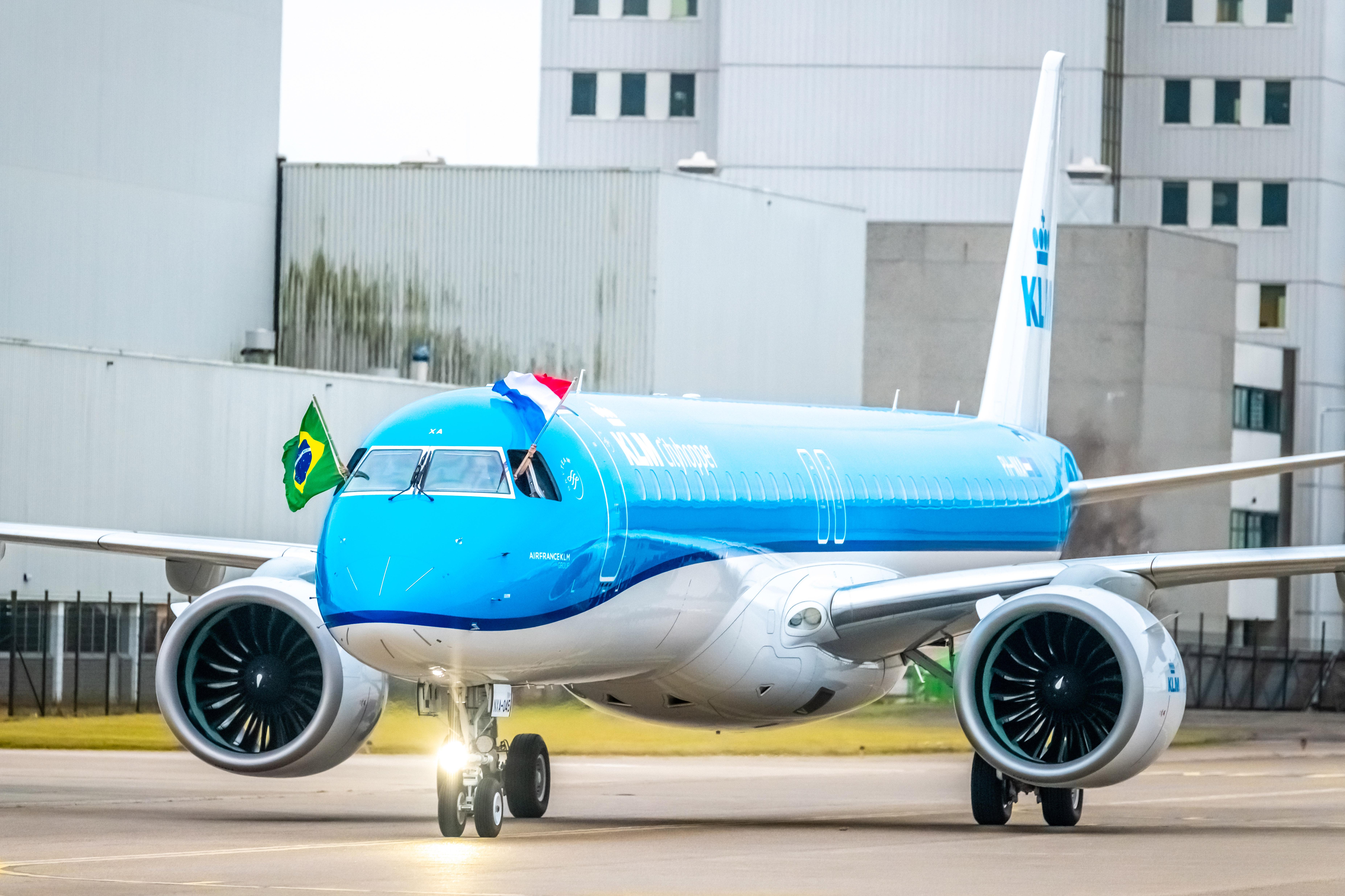 KLM cityhopper E195-E2