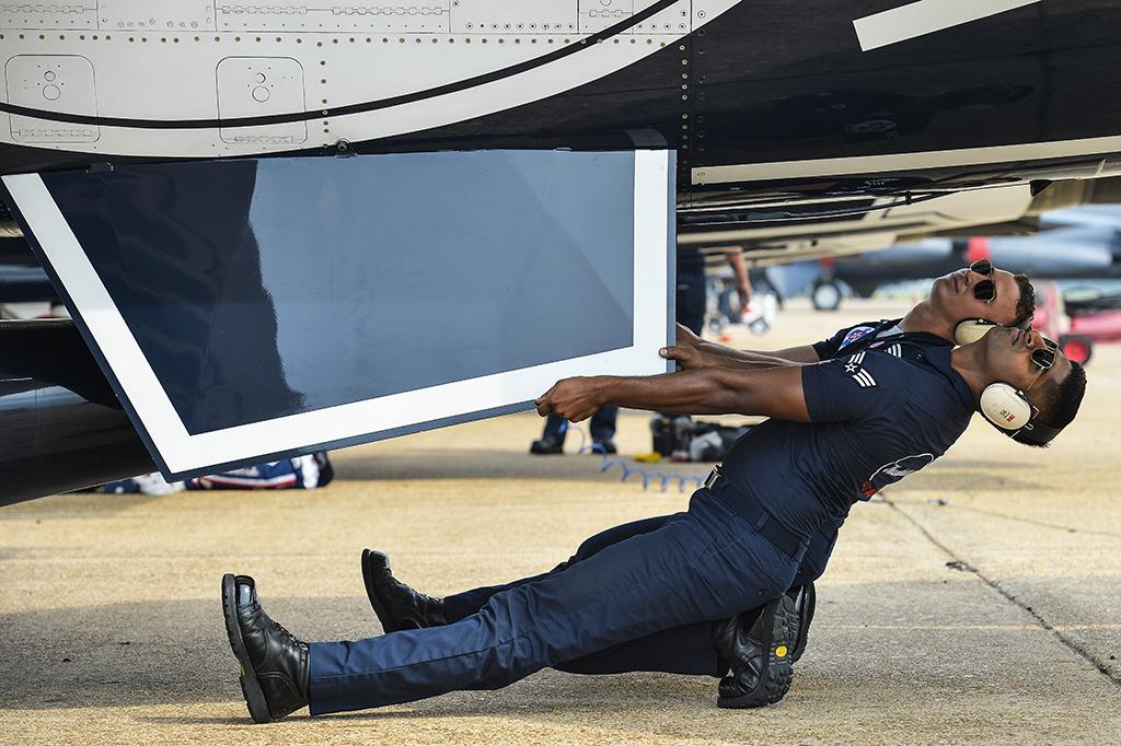 Two Thunderbird airmen