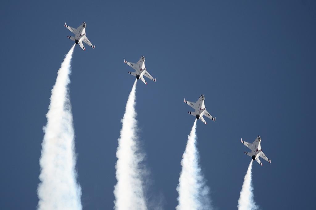Thunderbirds execute the Line Abreast Loop maneuver