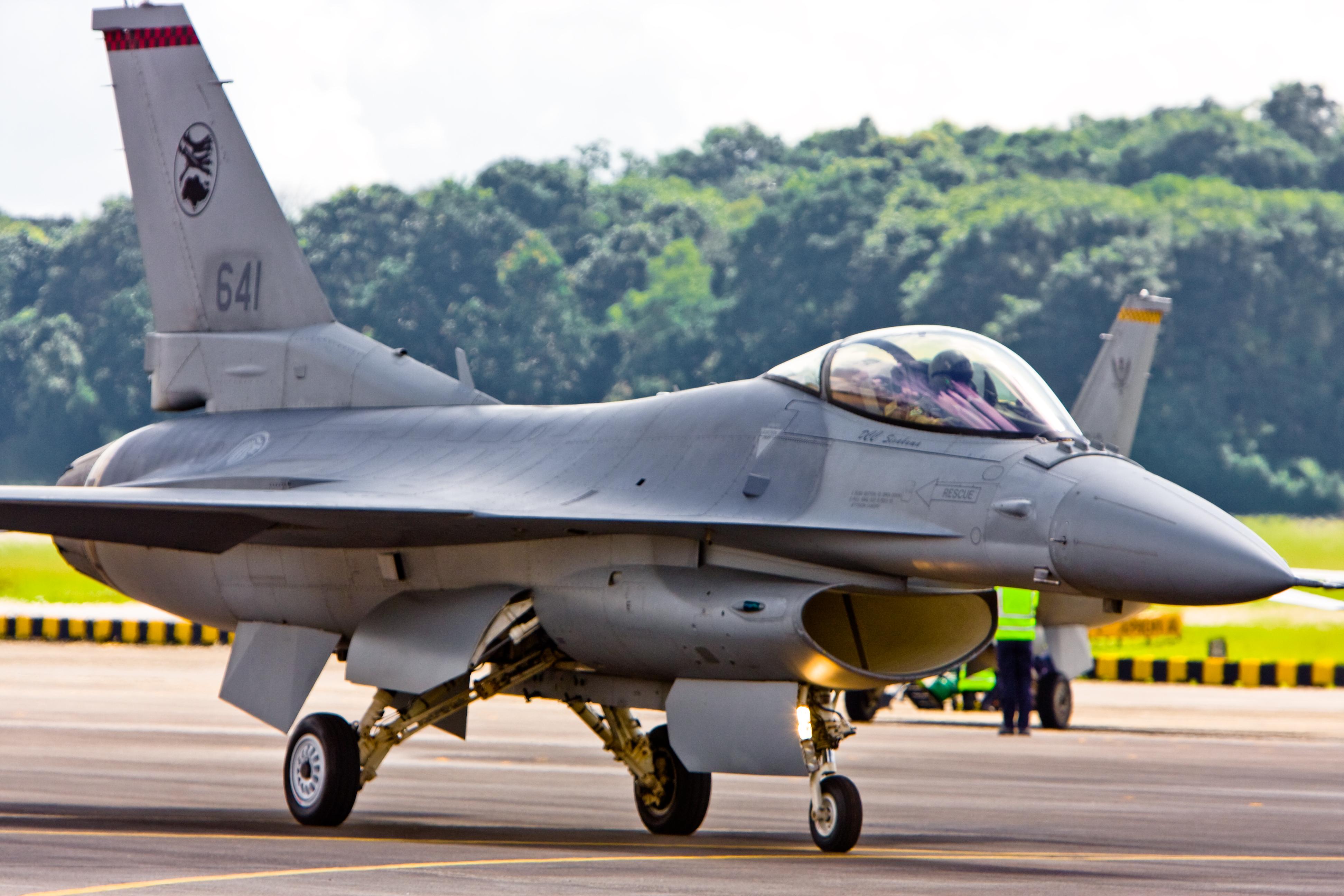 Singapore F-16