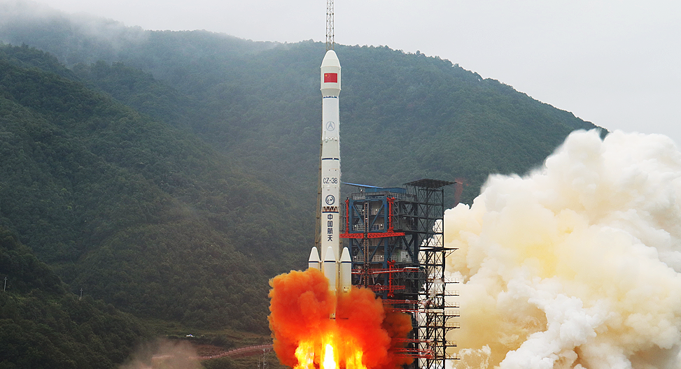 China Launches Shijian-21 For Space Debris Mitigation | Aviation Week ...