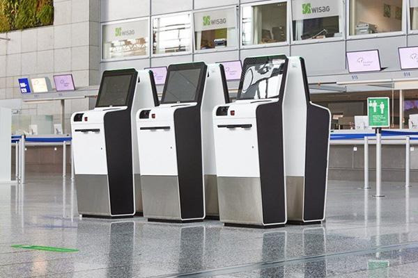 Airport body scanners divide Swiss - SWI