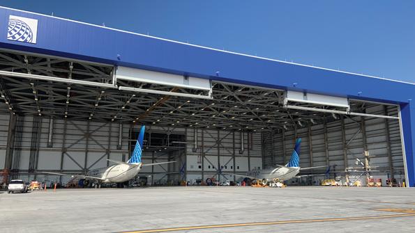 United's hangar, Los Angeles International Airport