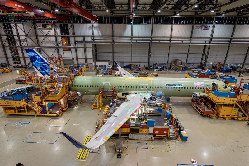 A321 XLR in assembly line