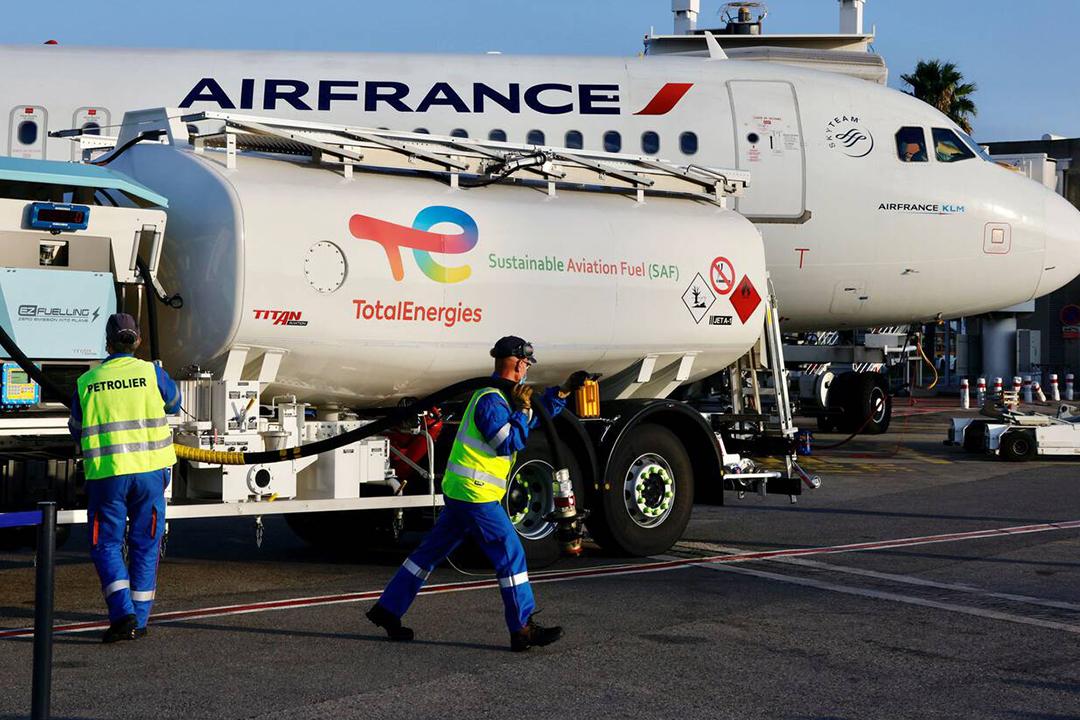 Air France plane and SAF truck