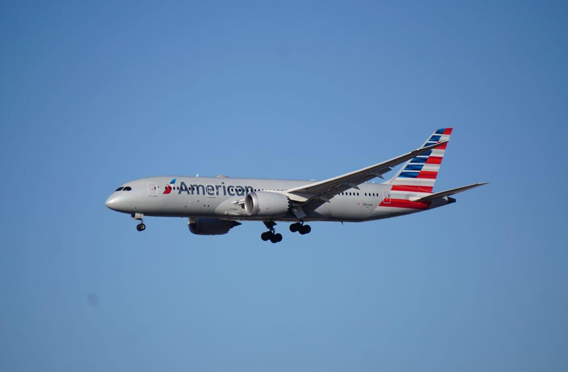 American Airlines ERJ 145