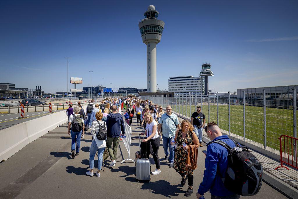 Schiphol queues