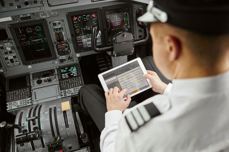 pilot with tablet