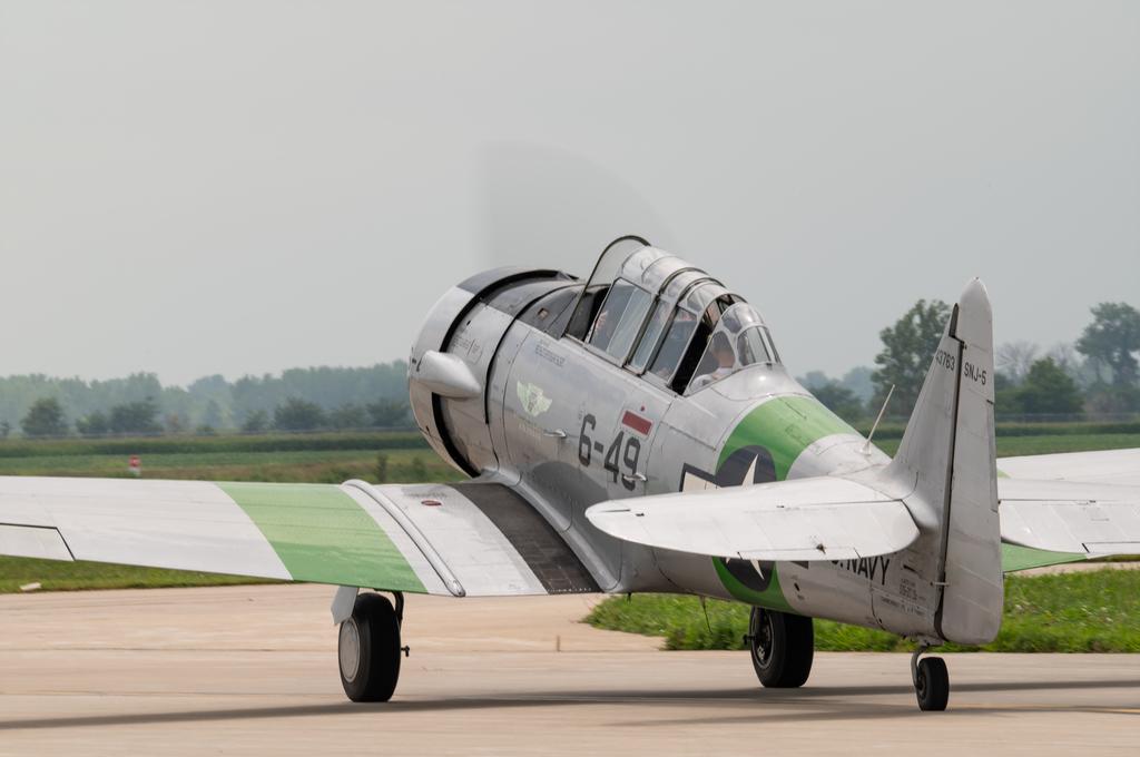 SNJ taxing out for a ride flight