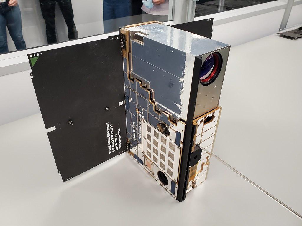 Lunar InfraRed Imaging cubesat