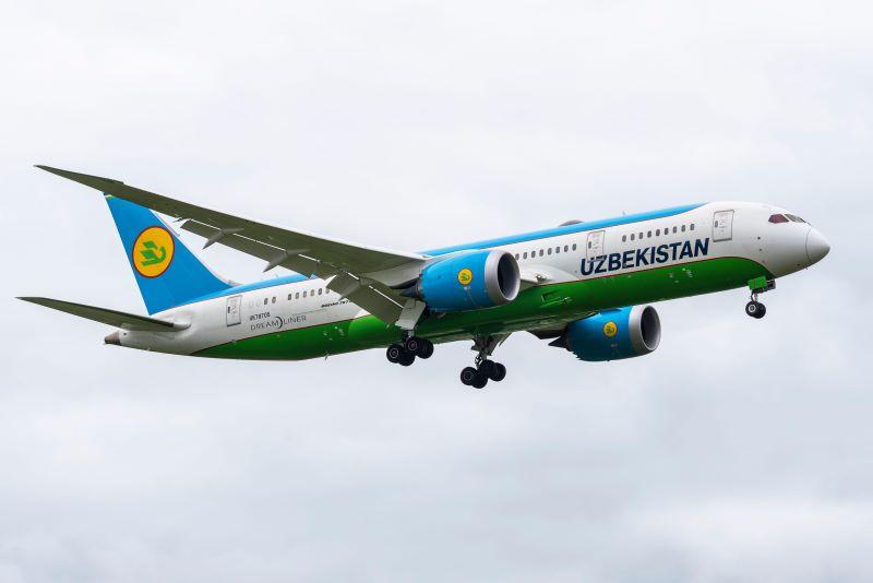 Uzbekistan Airways 787 Dreamliner